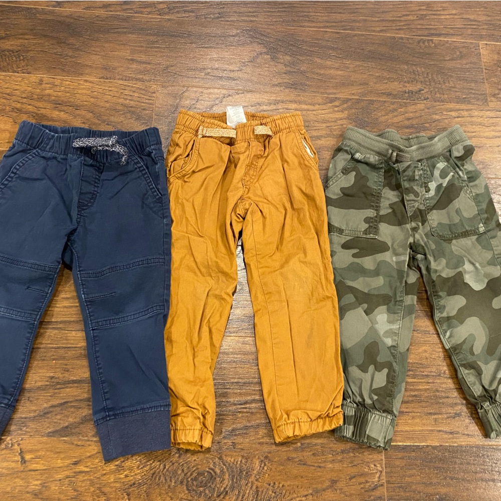 Toddler 2T boys joggers lot